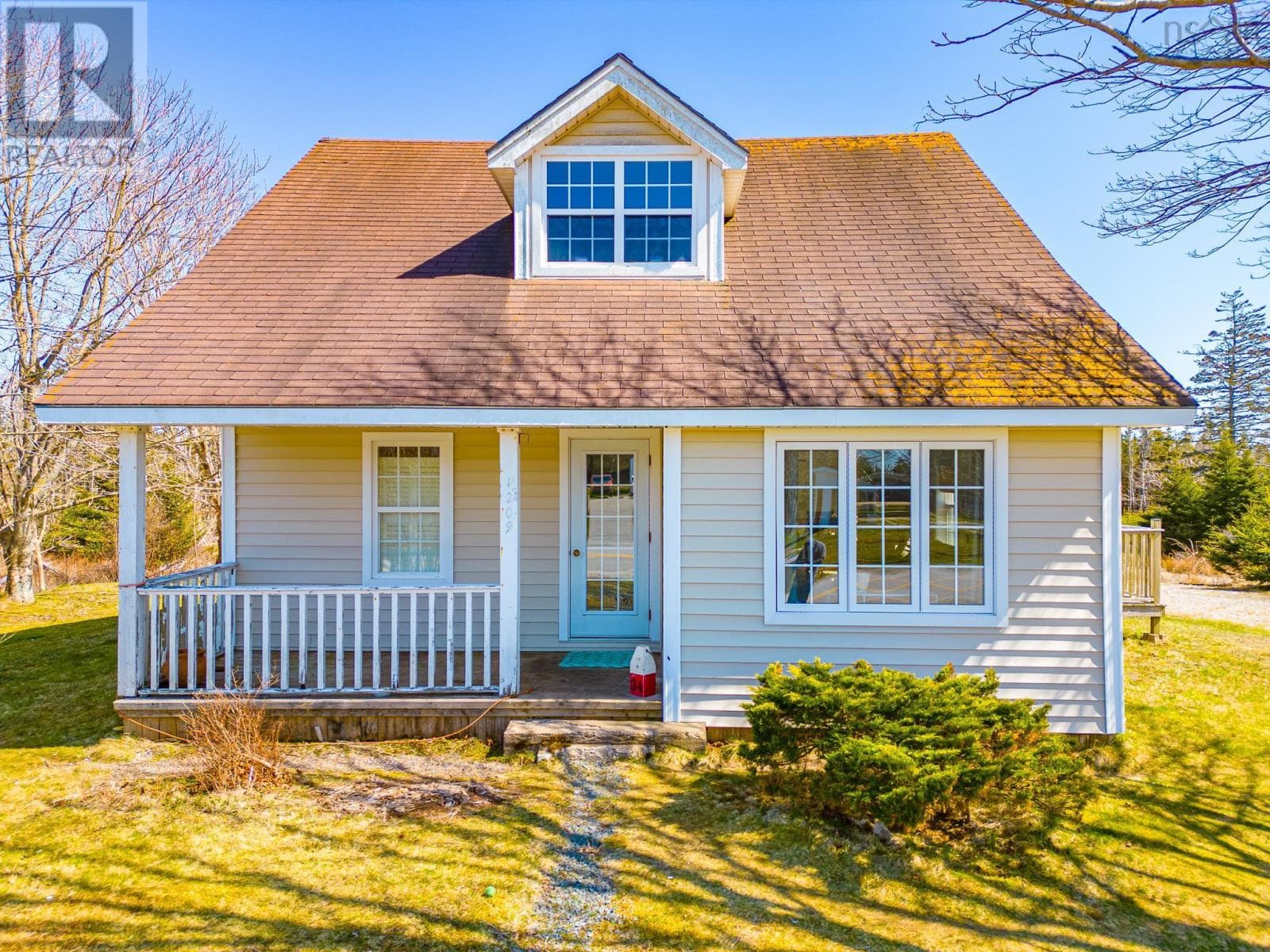 1209 Stoney Island photo 4