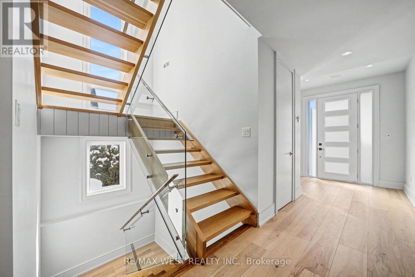 2267 FIFTH LINE W photo 2