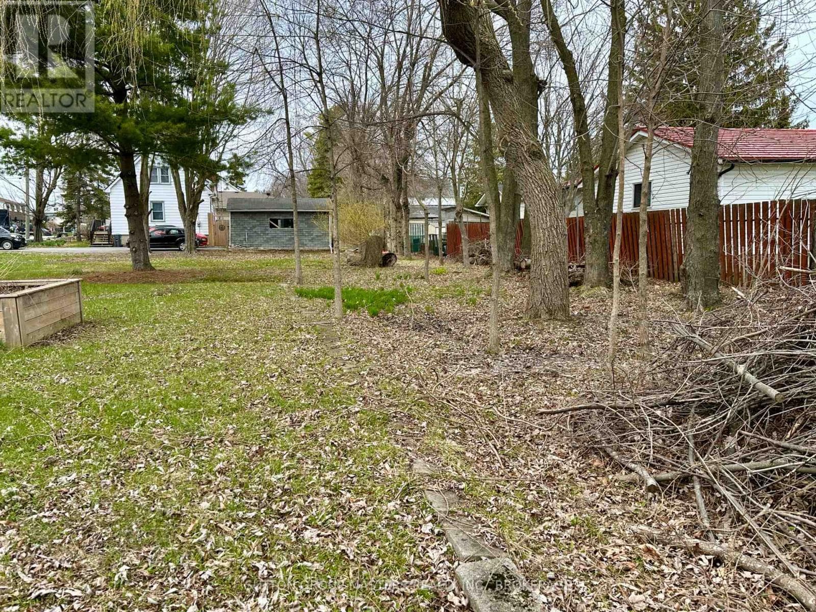 1666 VICTORIA STREET photo 5