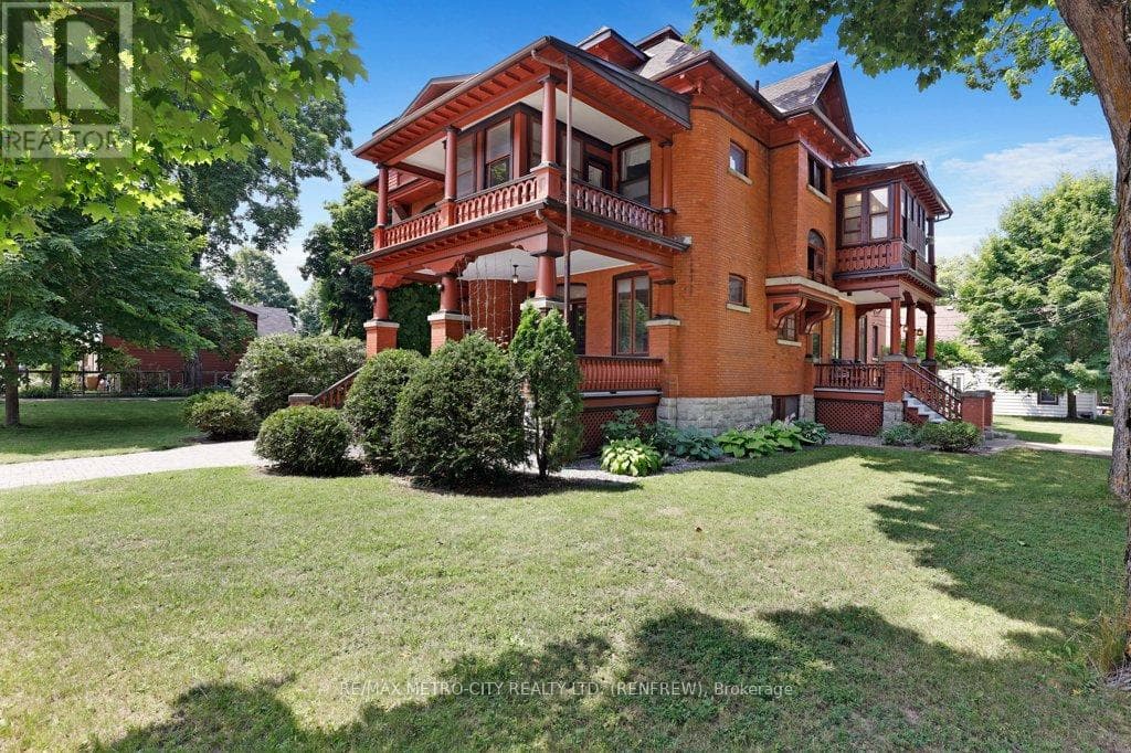 154 QUARRY AVENUE photo 3