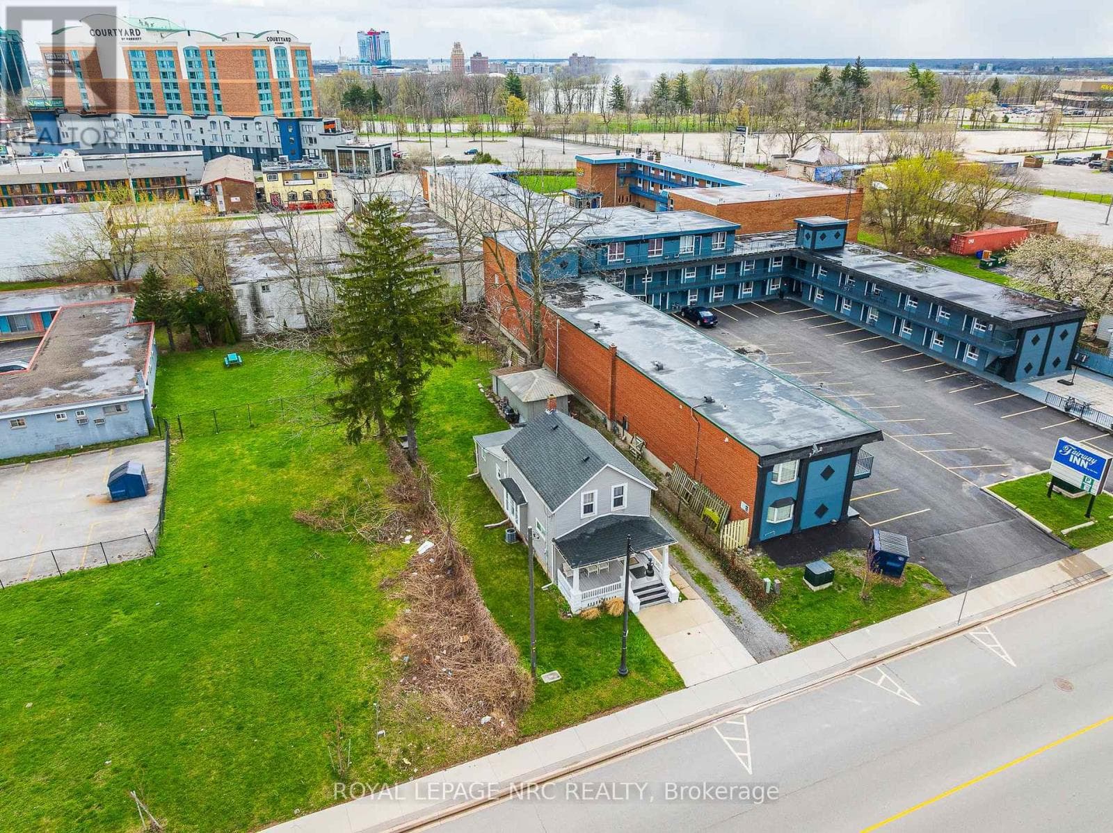 5930 FALLSVIEW BOULEVARD photo 4