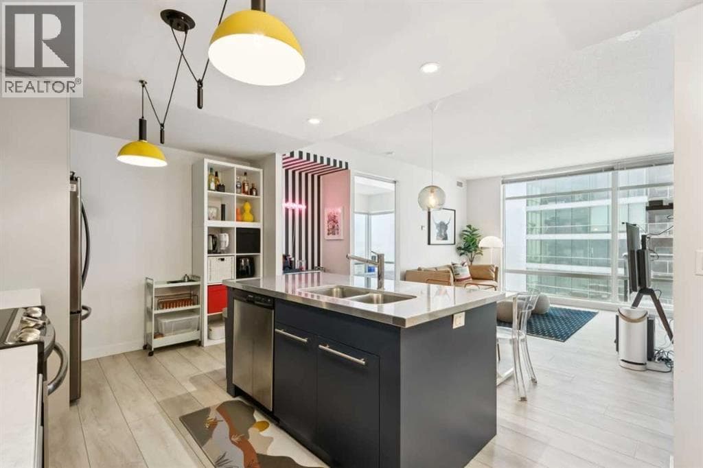 1401, 215 13 Avenue SW photo 3