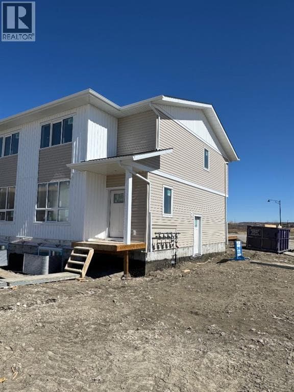 42 Lavelle Close — photo 2