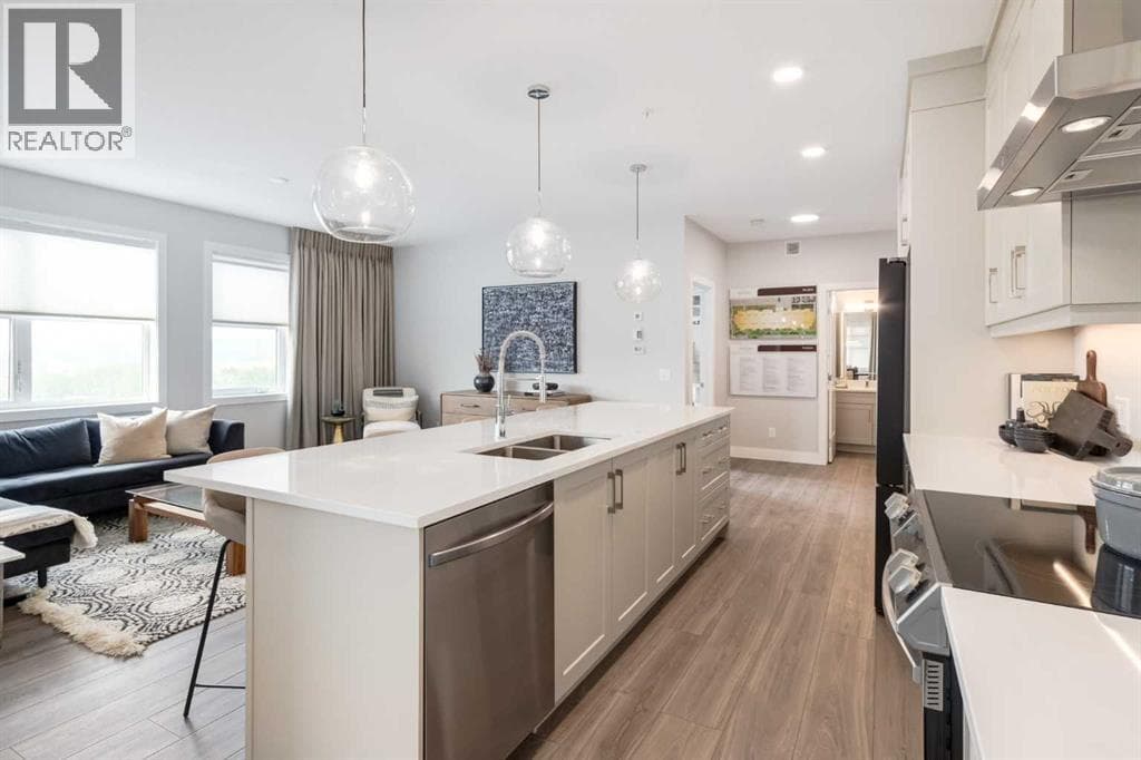 1112, 110 Greenbriar Place NW photo 3