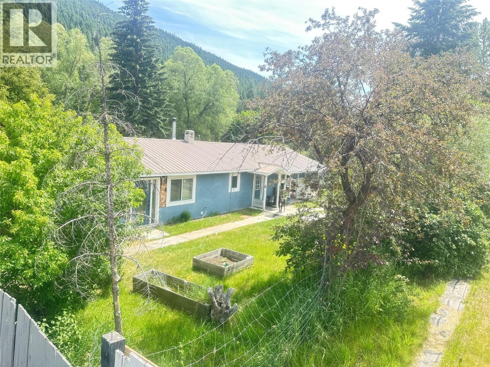 3 bed 1 bath single family at 20 Wallace Mountain Road — $424,000