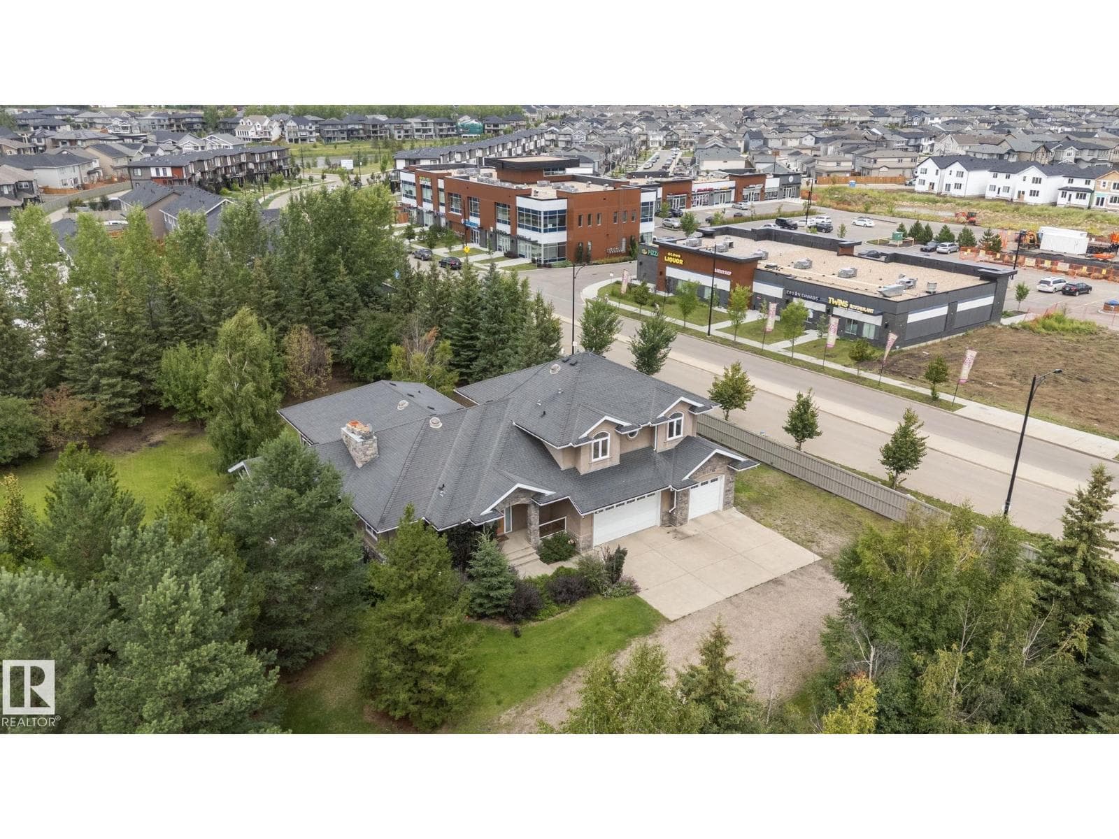 15860 41 AV SW photo 3