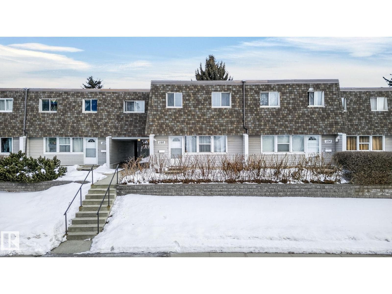 105 VILLAGE ON THE GREEN GR NW — photo 2
