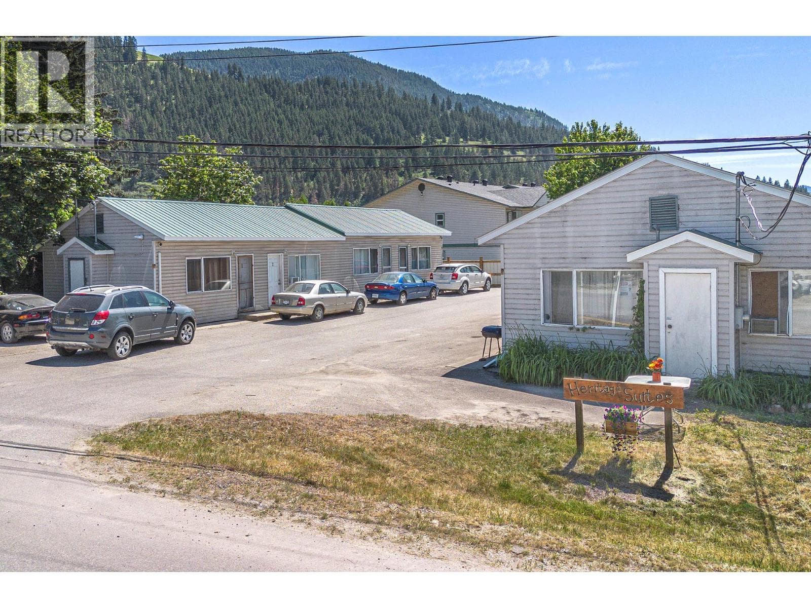 409 Shuswap Avenue photo 5