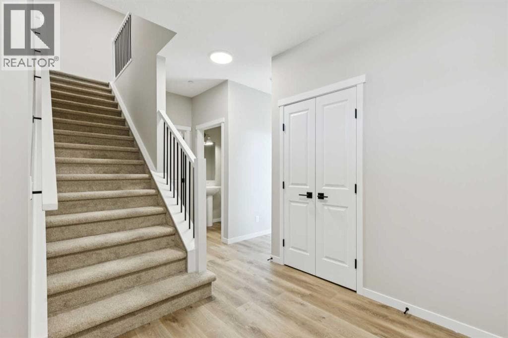 302 Hotchkiss Common SE photo 3