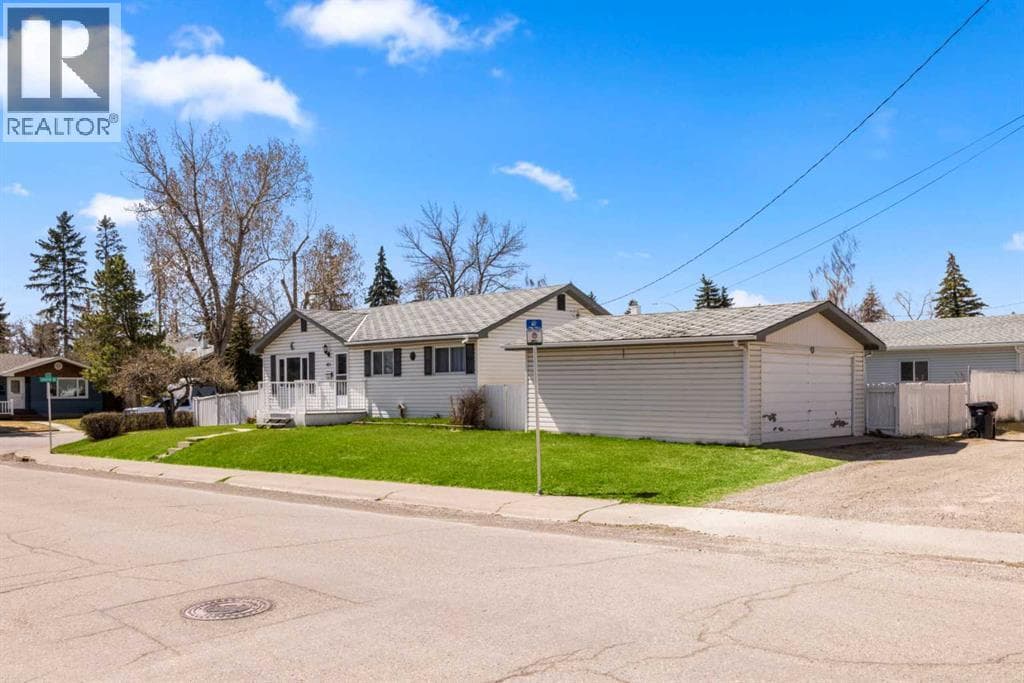 4711 43 Street SW photo 4