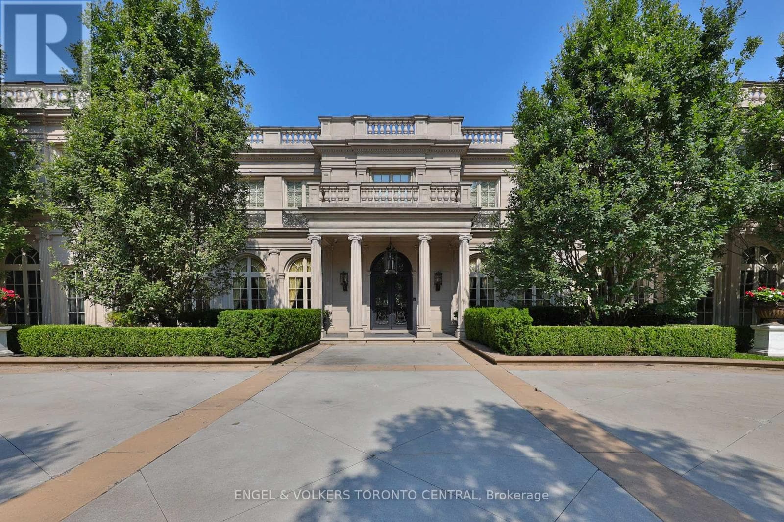5 bed 8 bath single family at 489 LAKESHORE ROAD E — $23,980,000