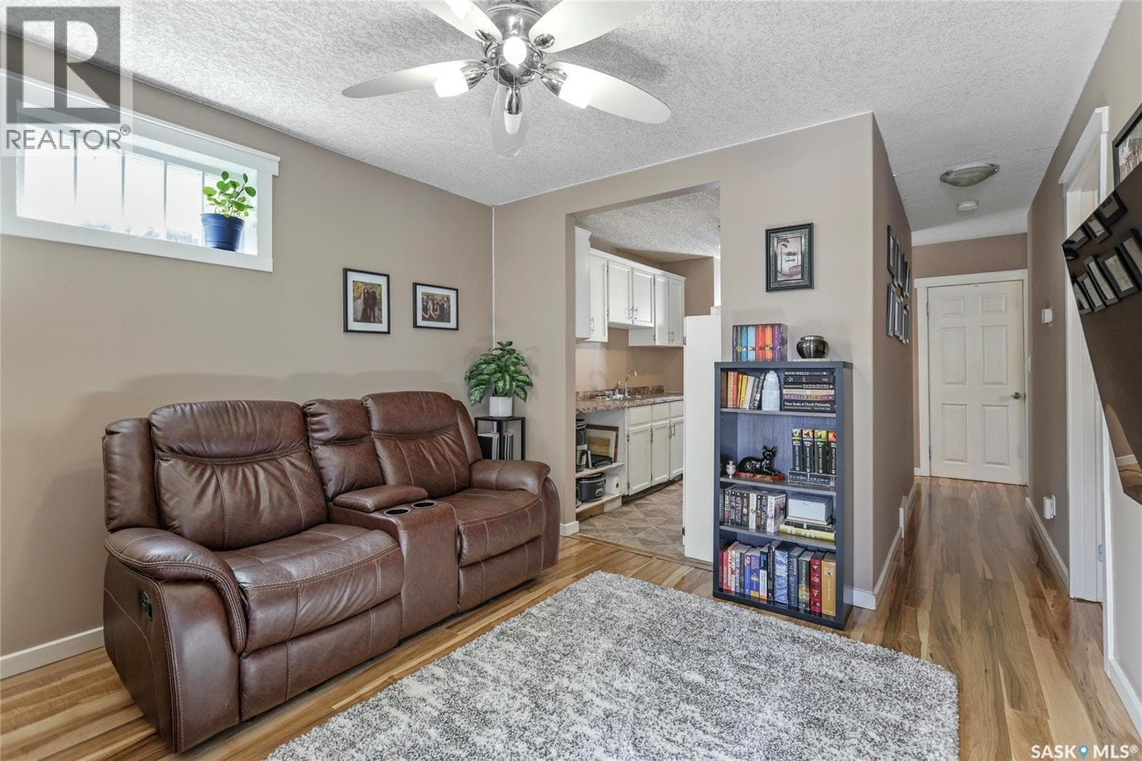 1438 Connaught STREET — photo 4