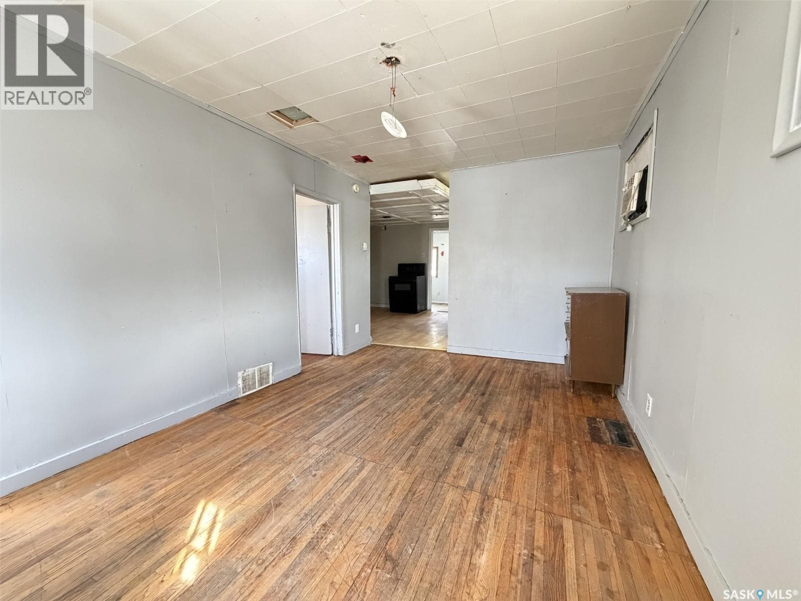 1037 Broder STREET — photo 3