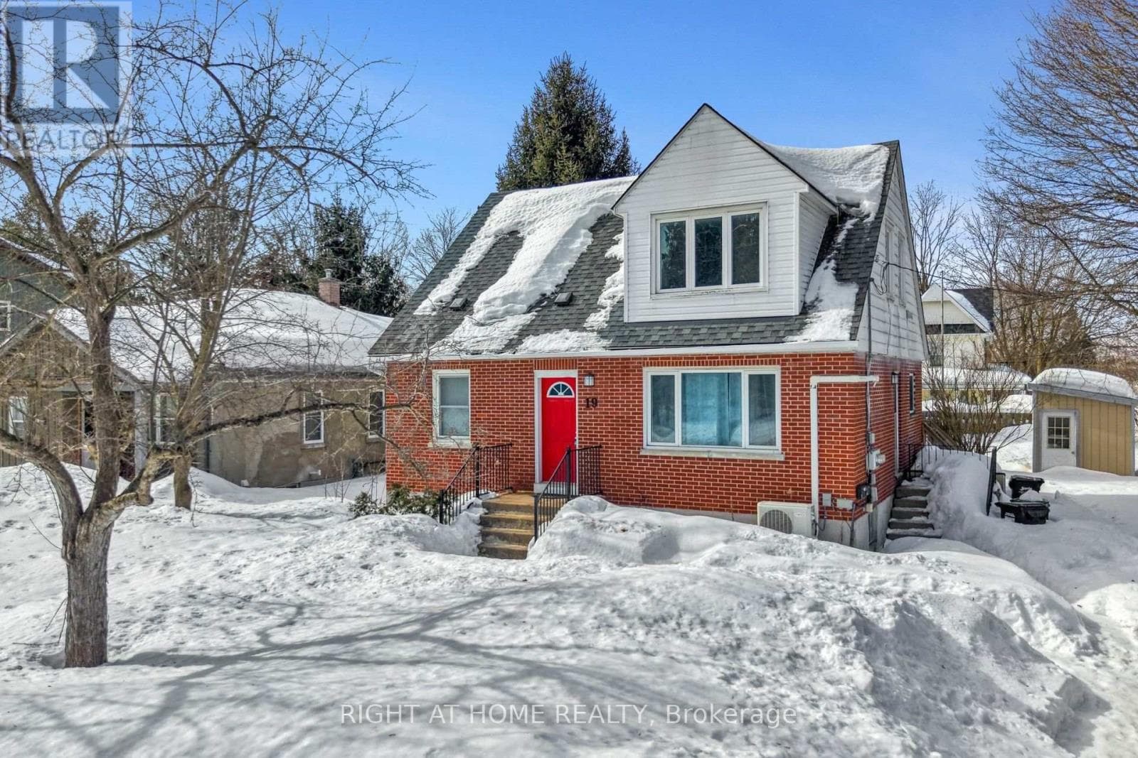 4 bed 2 bath multi-family at 19 ALFRED STREET W — $668,900