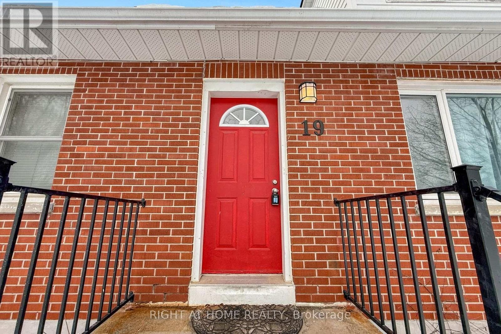 19 ALFRED STREET W photo 2