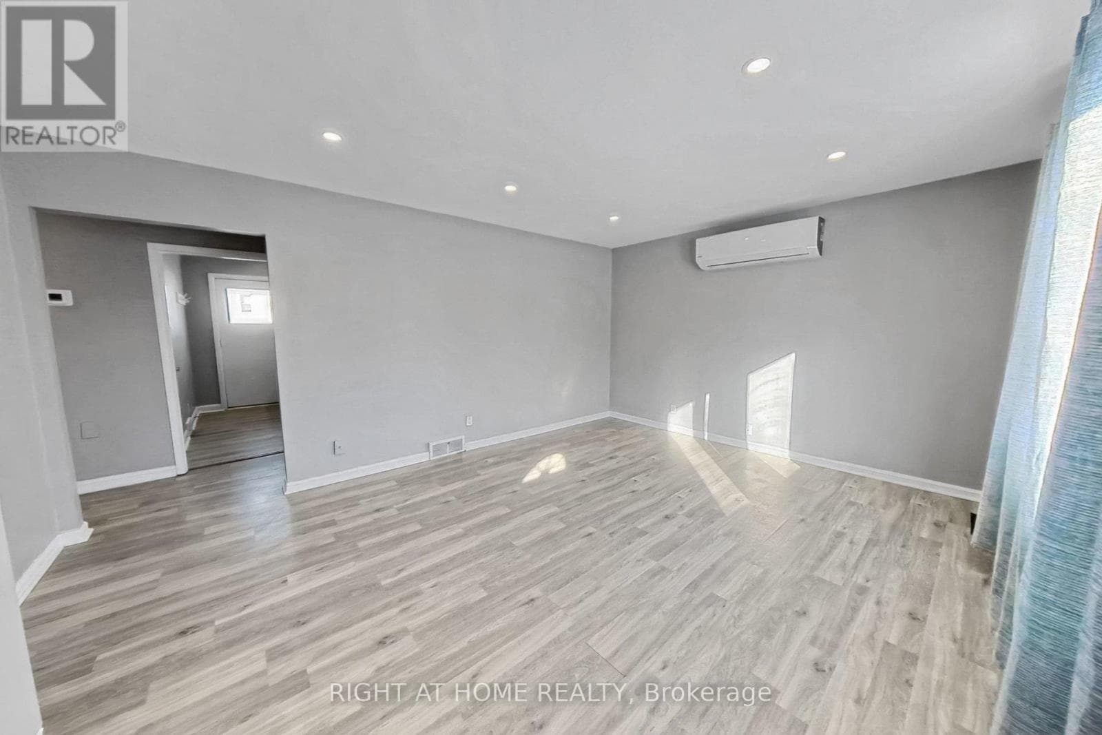 19 ALFRED STREET W photo 4
