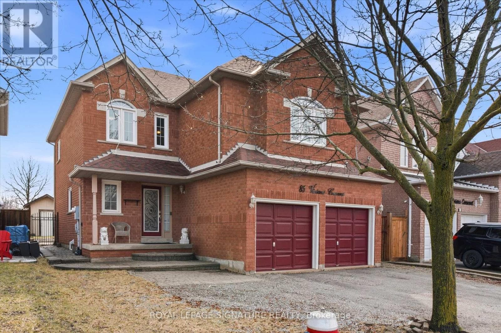 6 bed 4 bath single family at 85 VIVIANS CRESCENT — $988,000