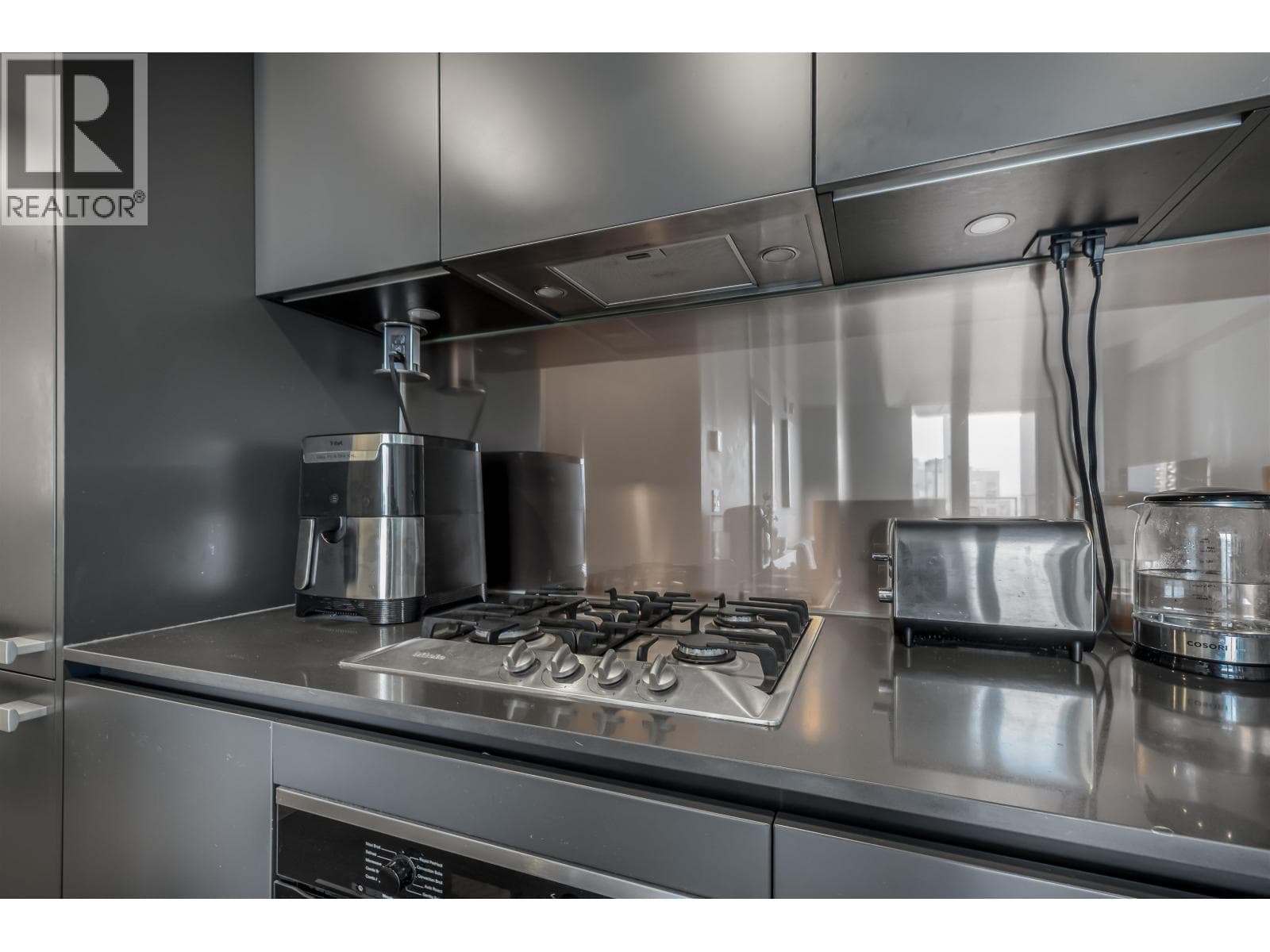 2306 1480 HOWE STREET photo 3