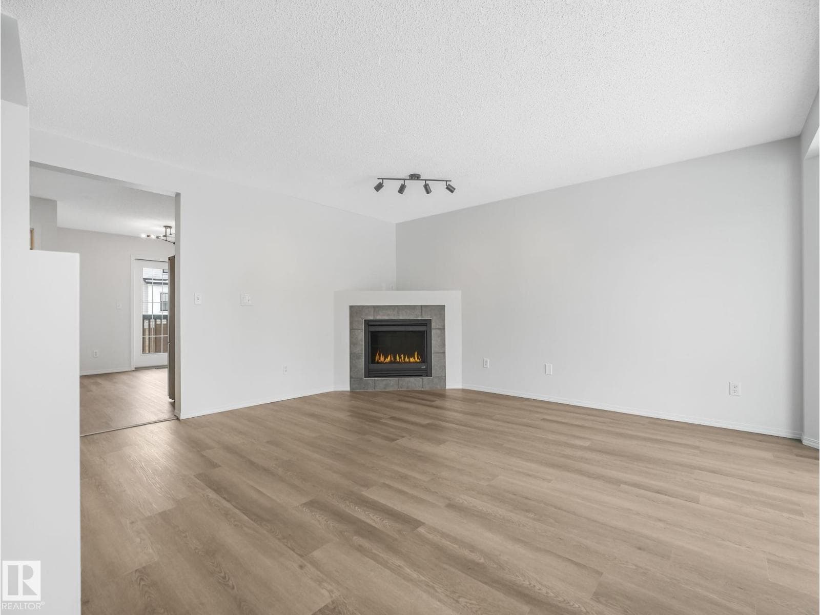 #14 15128 22 ST NW photo 5