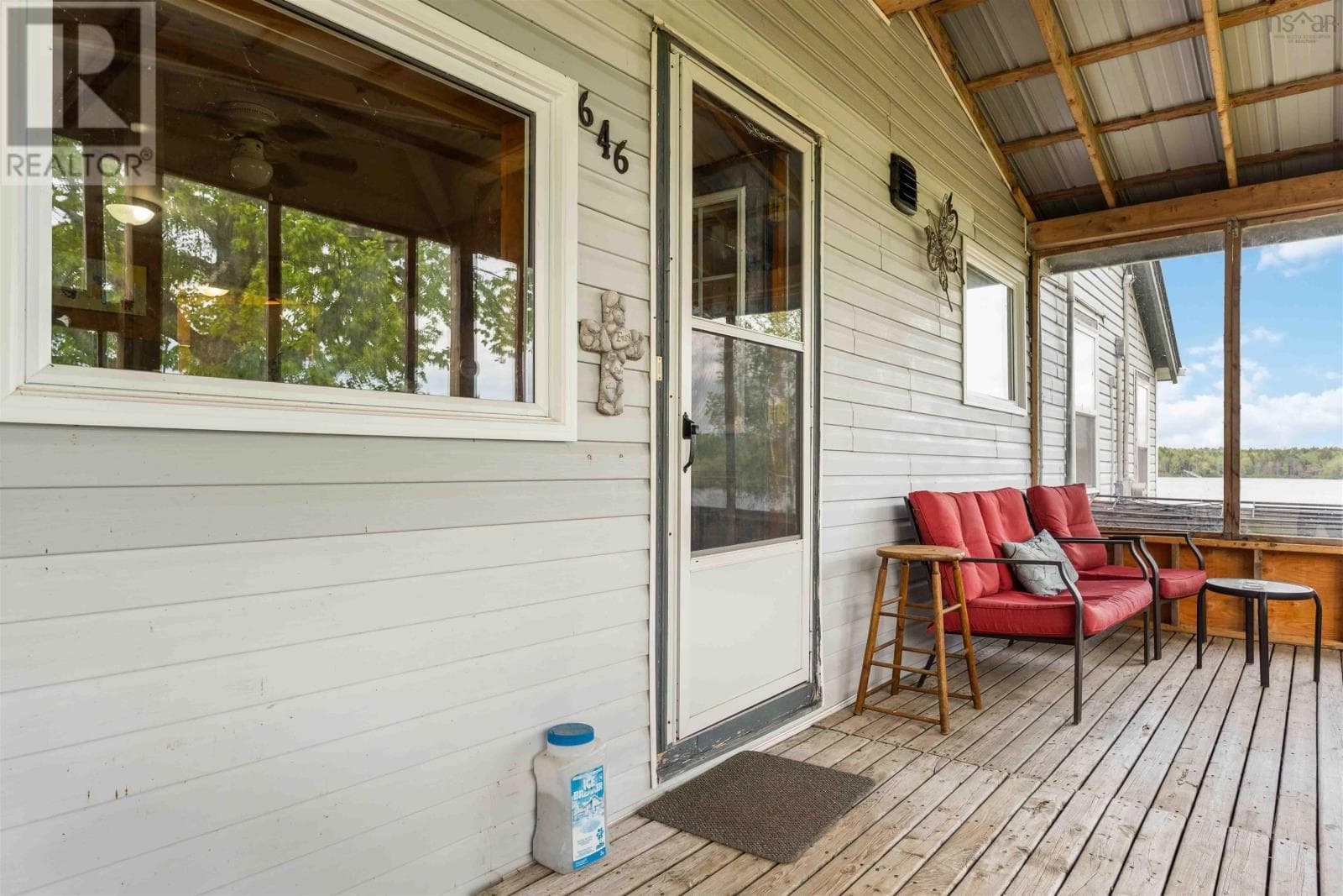 646 French Road photo 4