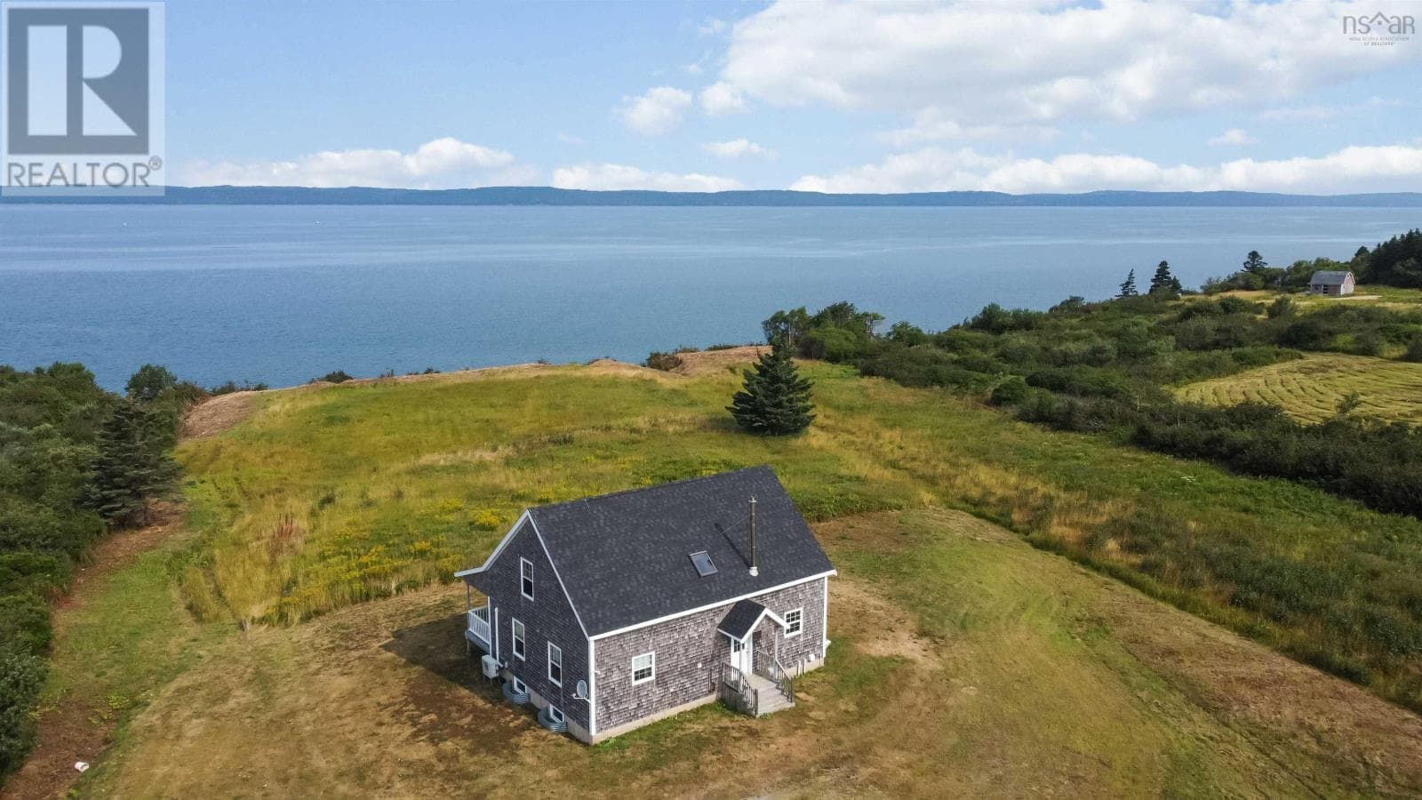 3 bed 2 bath single family at 885 Fort Point Road — $459,000