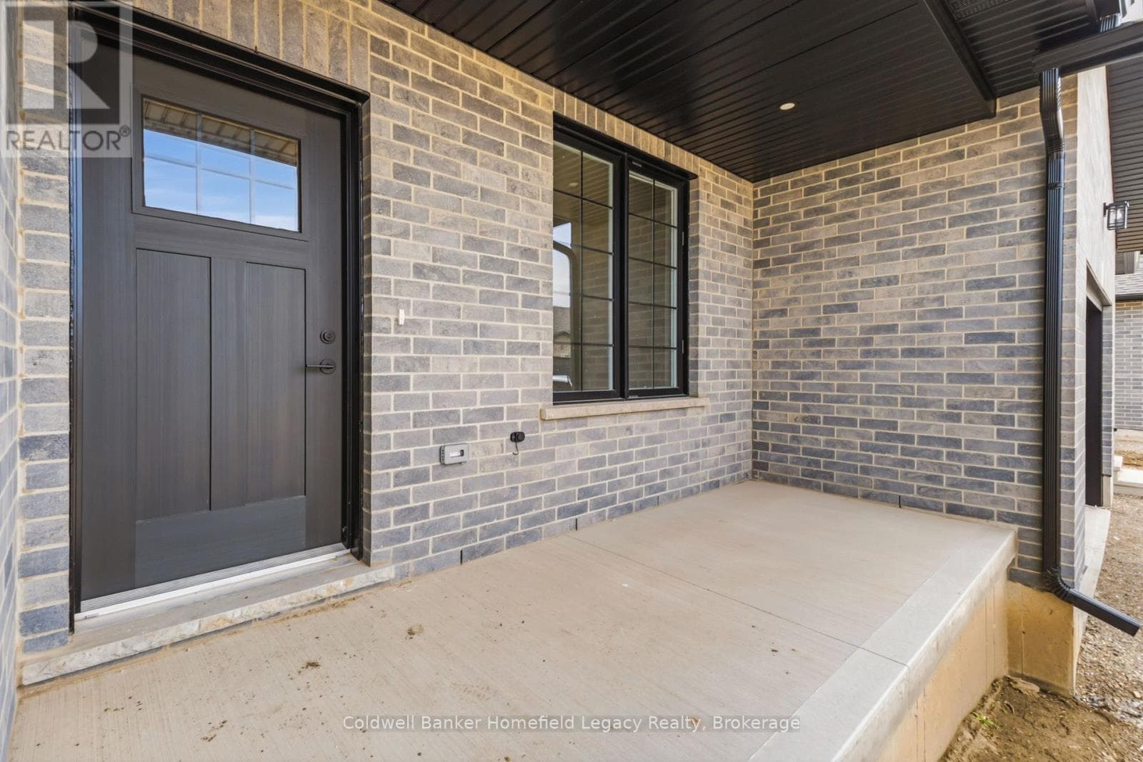 7 - 165 EGAN AVENUE photo 5