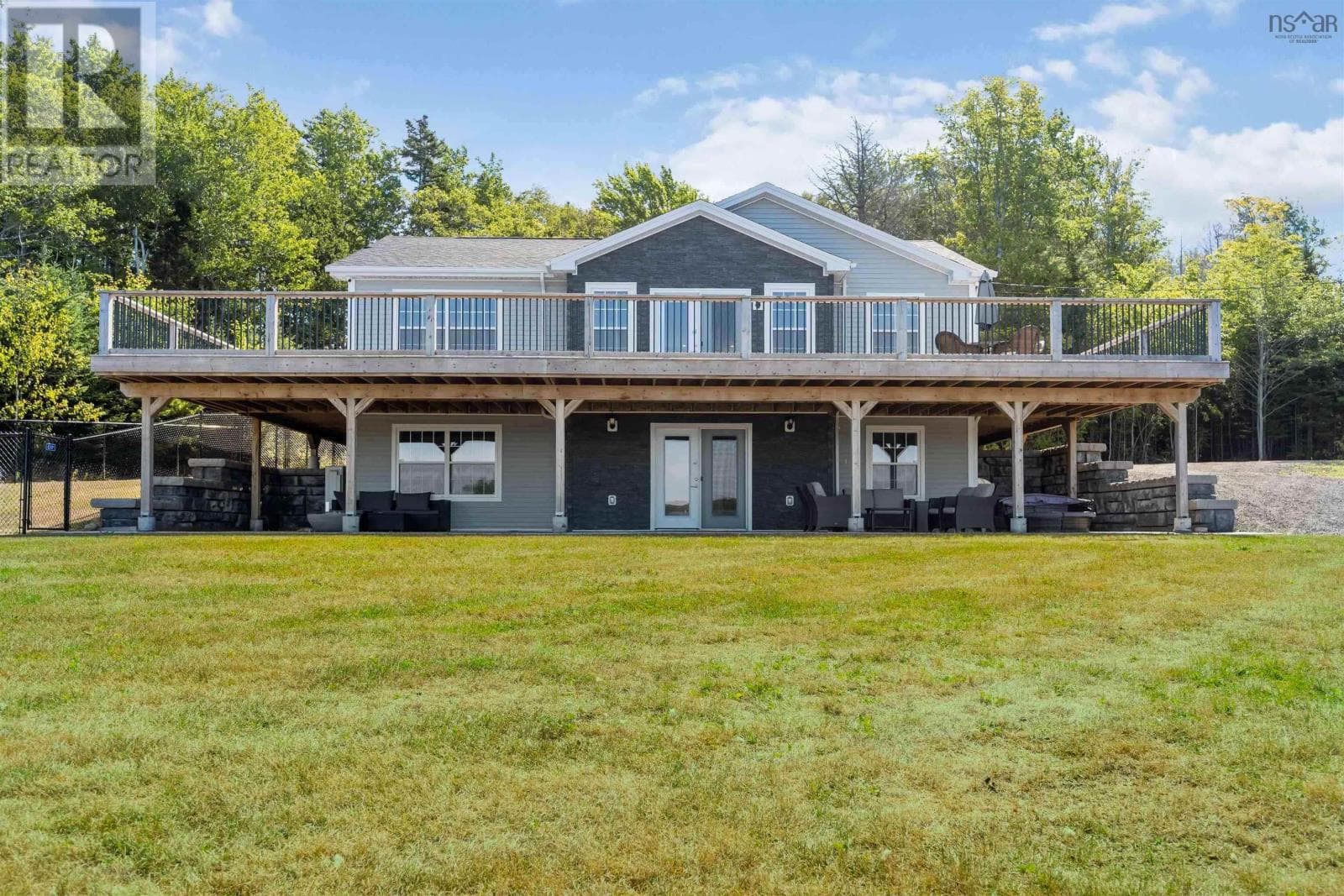 2 bed 3 bath single family at 181 Timberland Road — $784,000