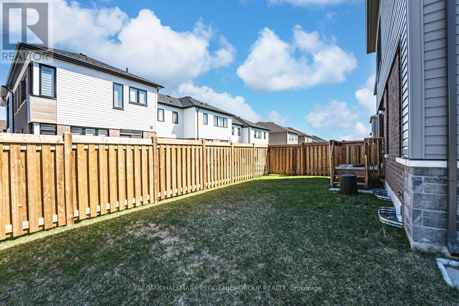 52 DURHAM AVENUE photo 3