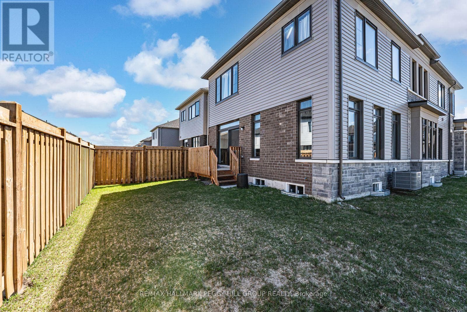 52 DURHAM AVENUE photo 4