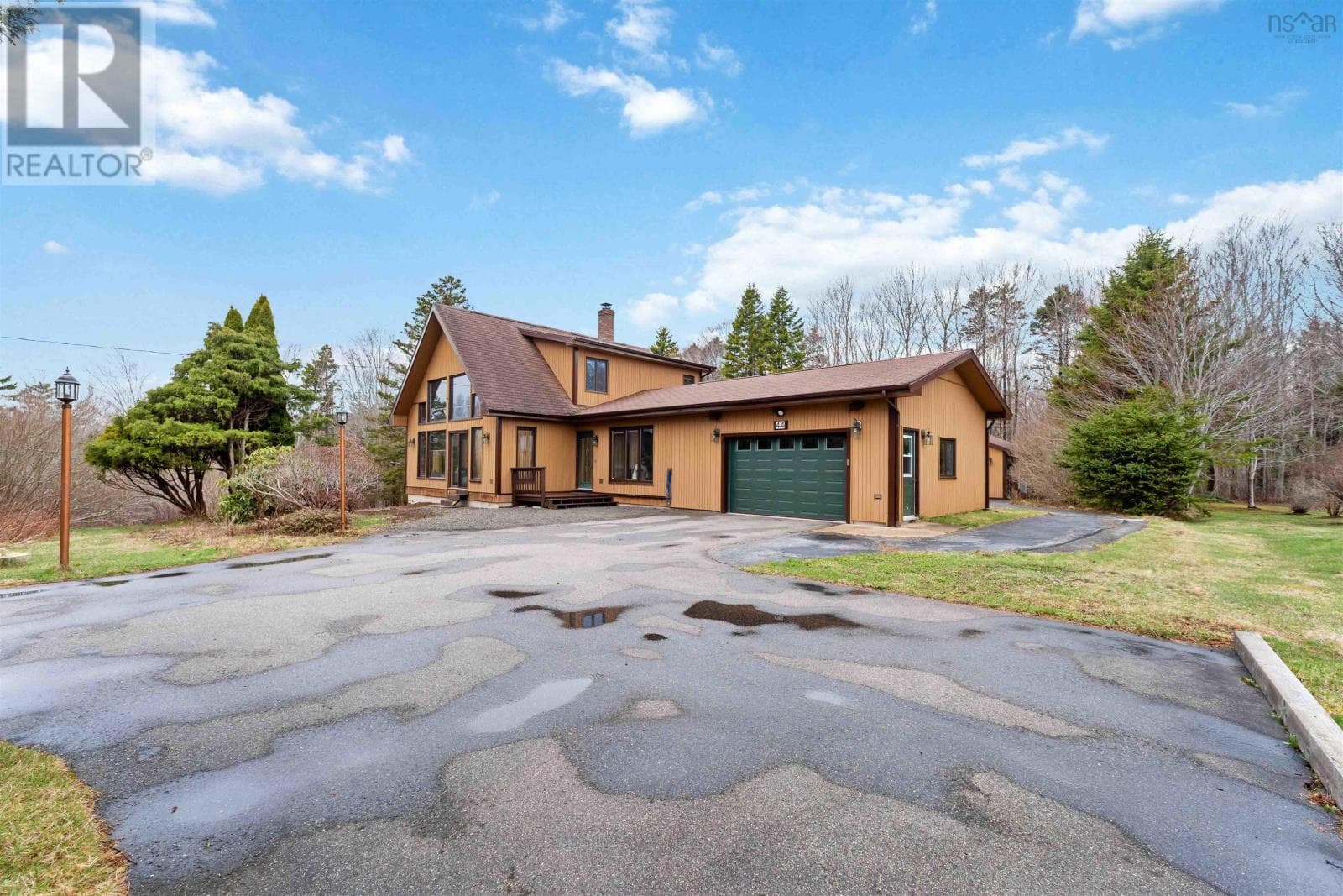 44 Bluenose Drive photo 4