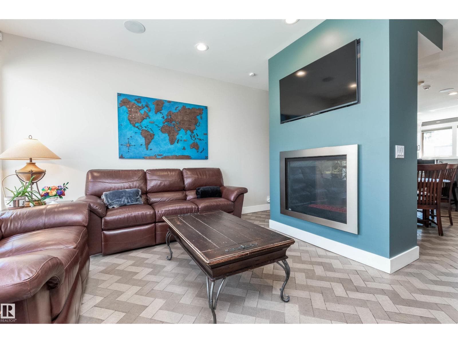9629 84 AV NW photo 4