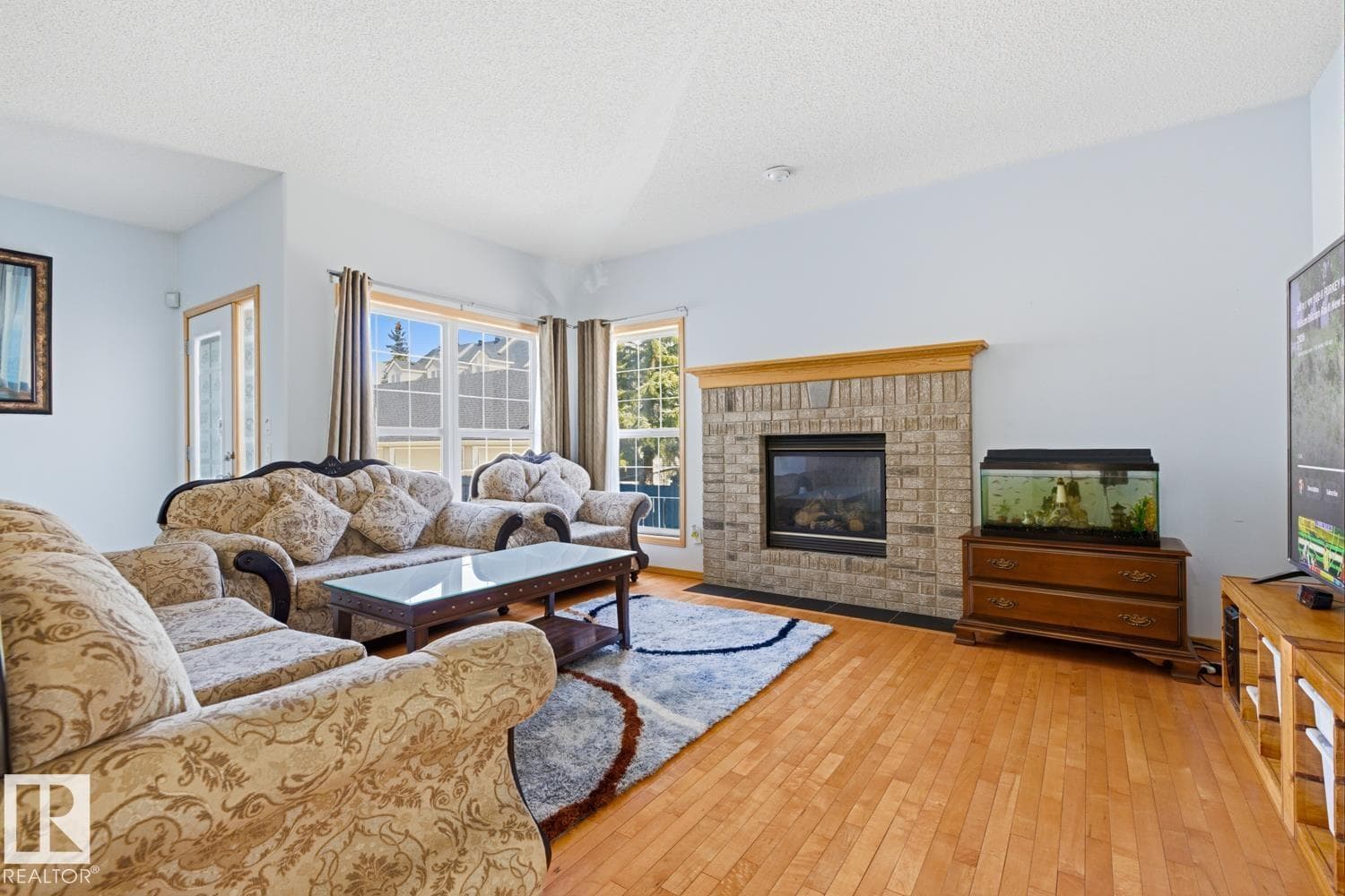 9904 144 AV NW photo 4