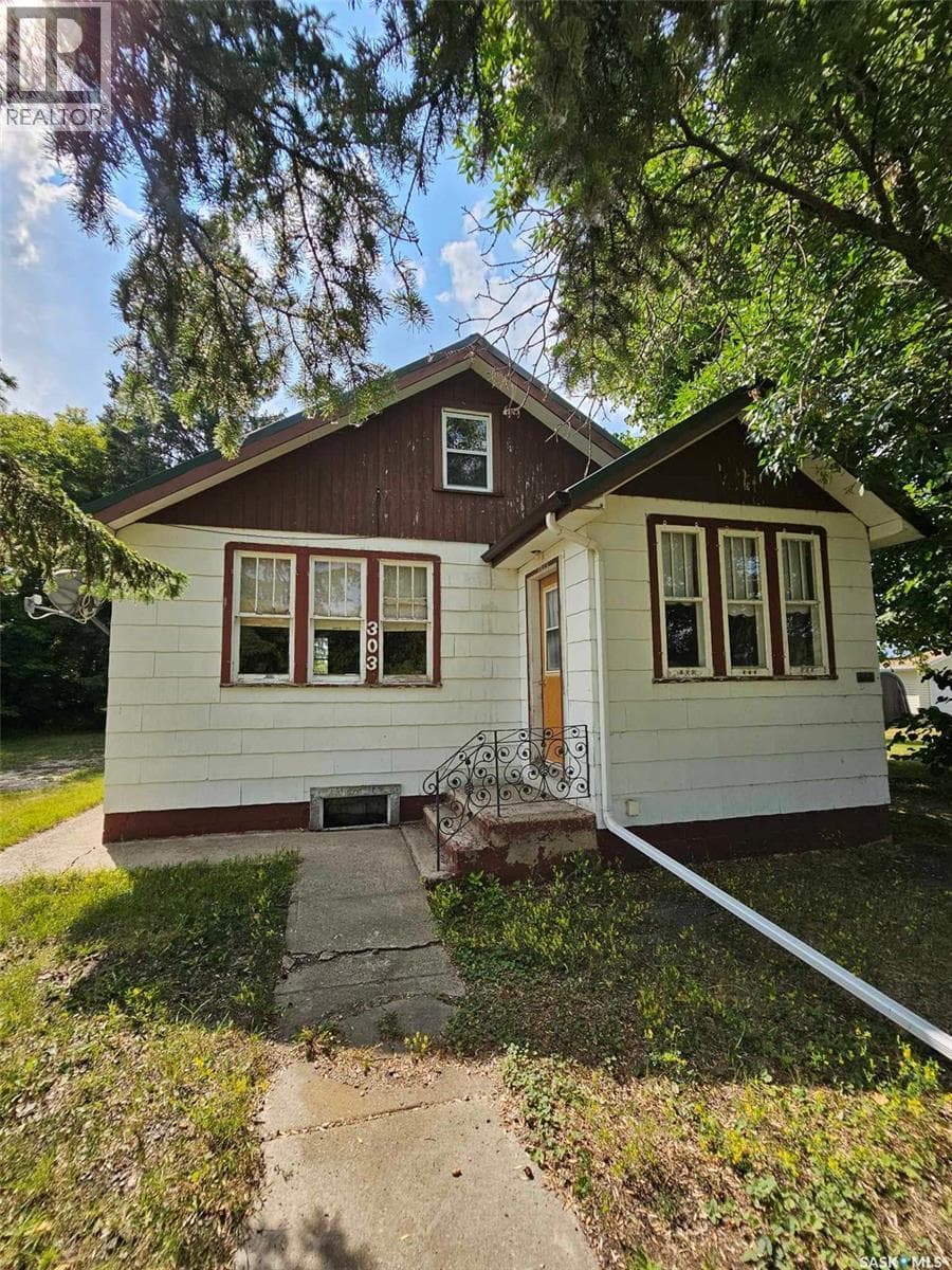 3 bed 1 bath single family at 303 Ohlen STREET — $99,900