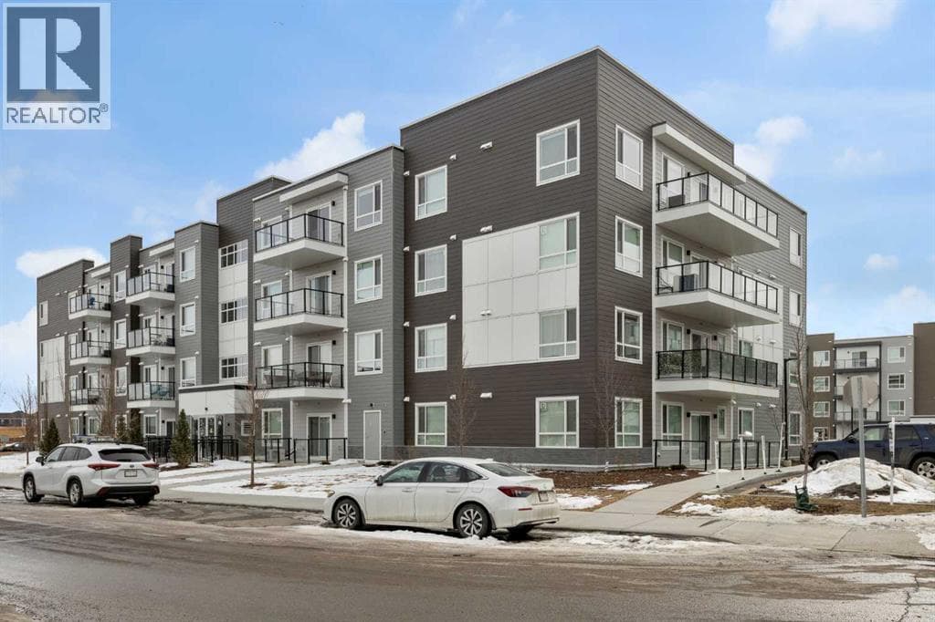 1 bed 1 bath single family at 2106, 33 Carringham Gate NW — $249,900