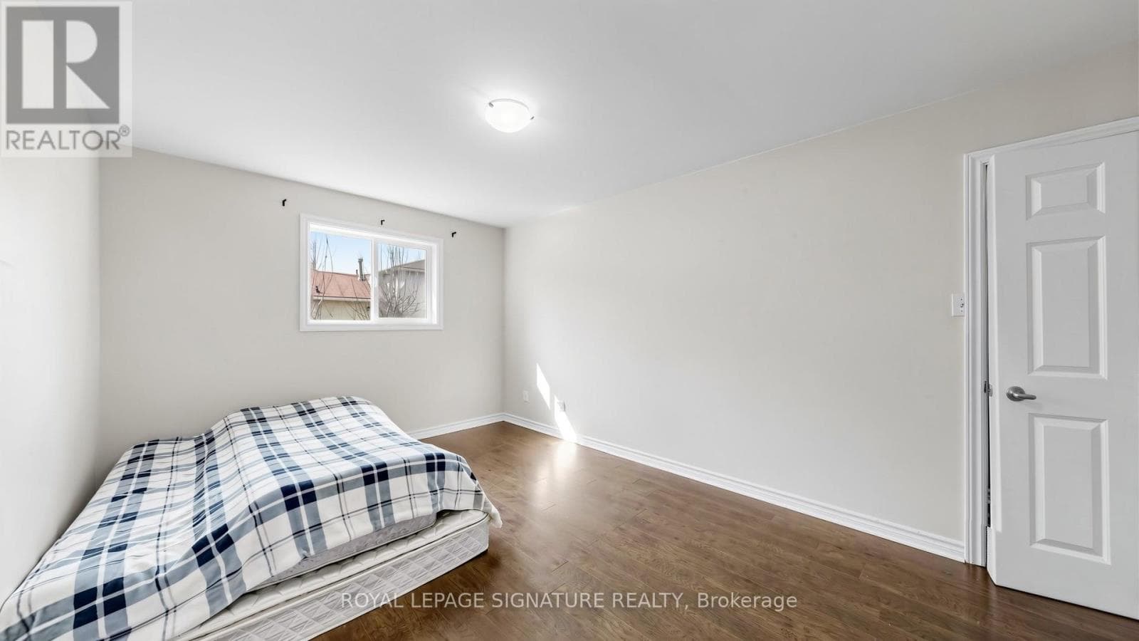 15 GAINSBOROUGH ROAD photo 5