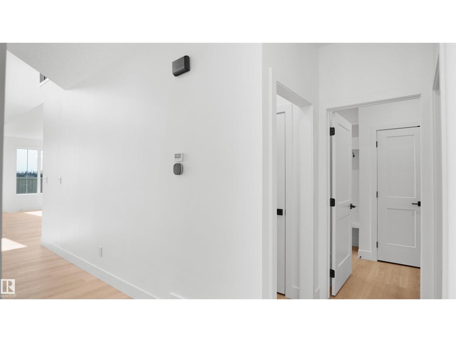 803 30 AV NW photo 2