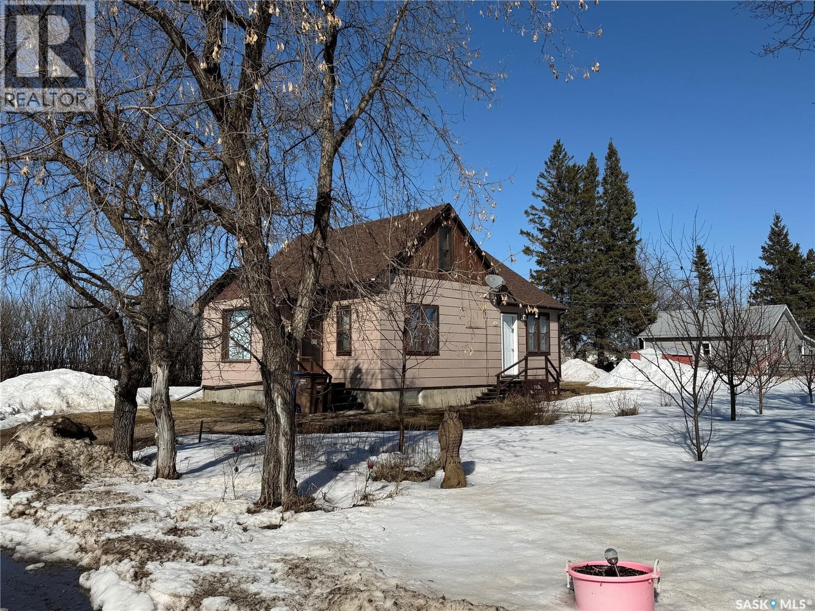 3 bed 1 bath single family at 328 Windsor AVENUE — $109,900