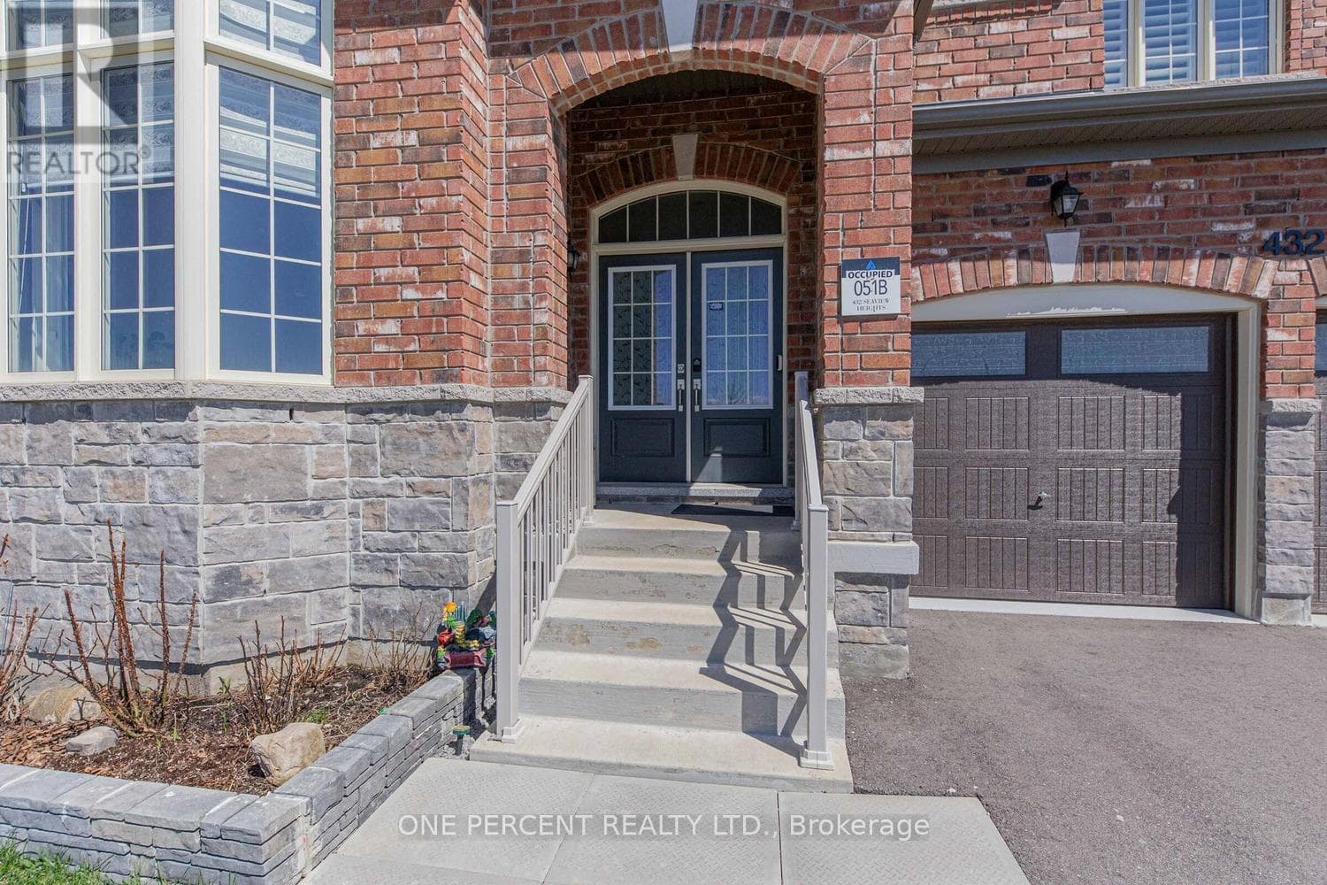 432 SEAVIEW HEIGHTS photo 3