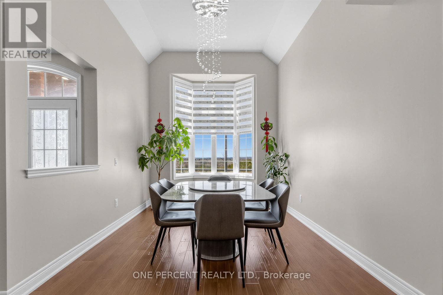 432 SEAVIEW HEIGHTS photo 5