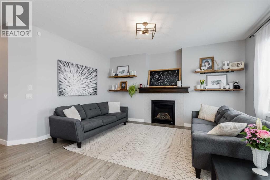 230 Nolanhurst Bay NW photo 4
