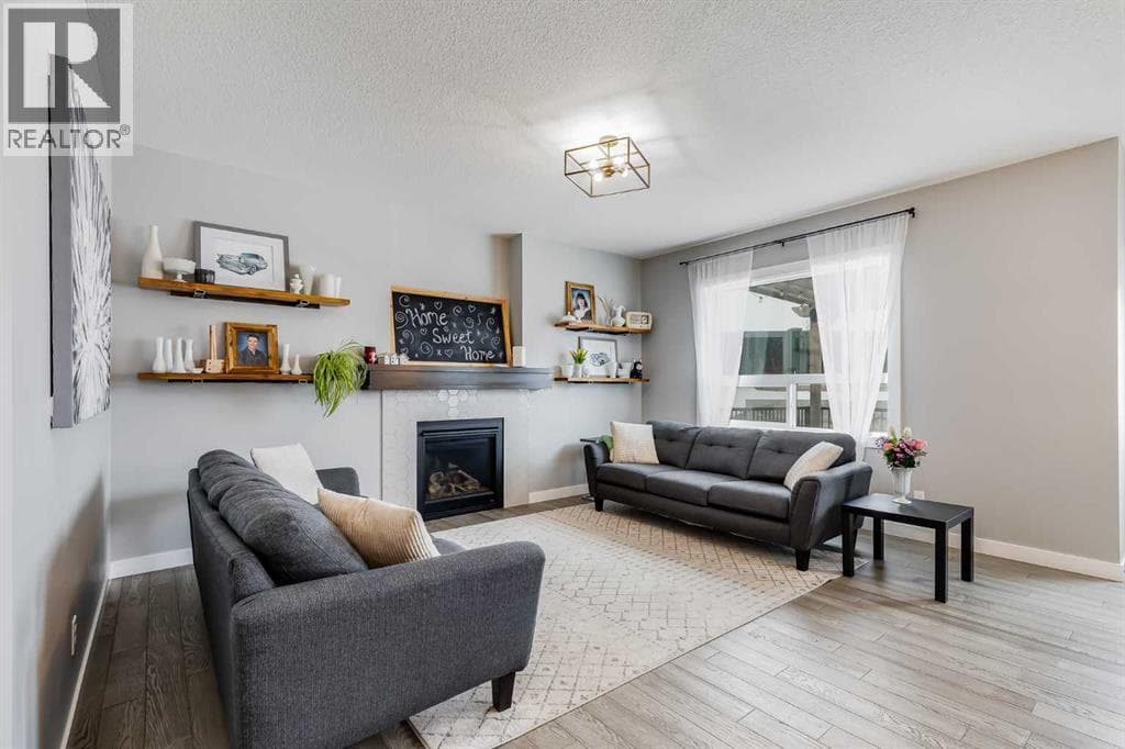 230 Nolanhurst Bay NW photo 3