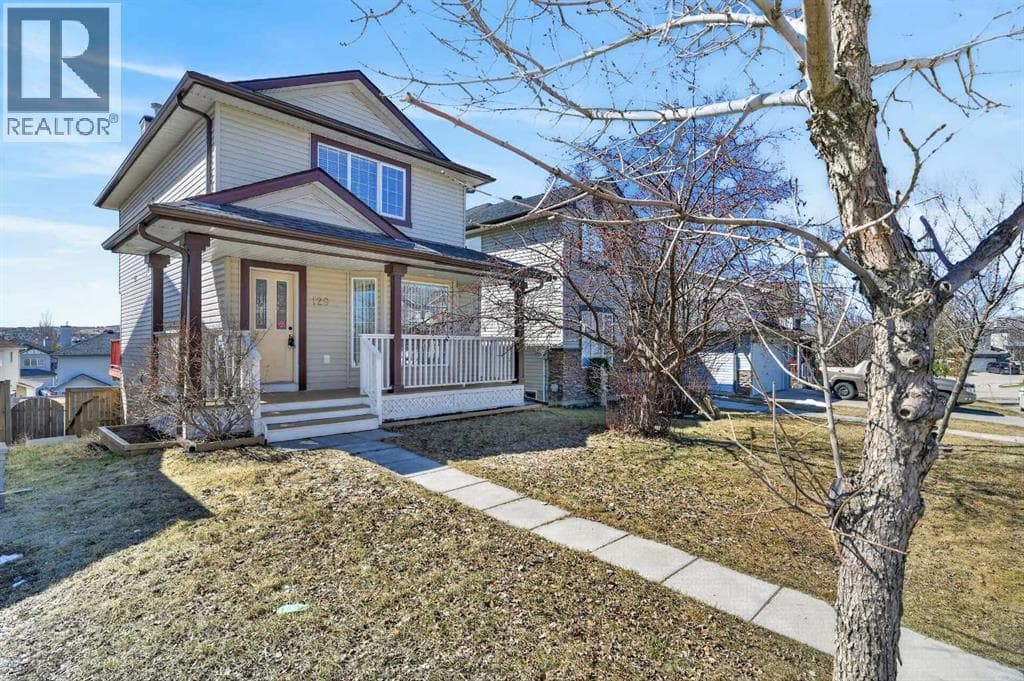 126 Evansmeade Crescent NW photo 3