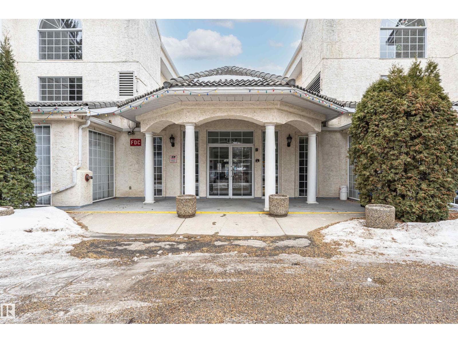 #101 45 GERVAIS RD NW — photo 4