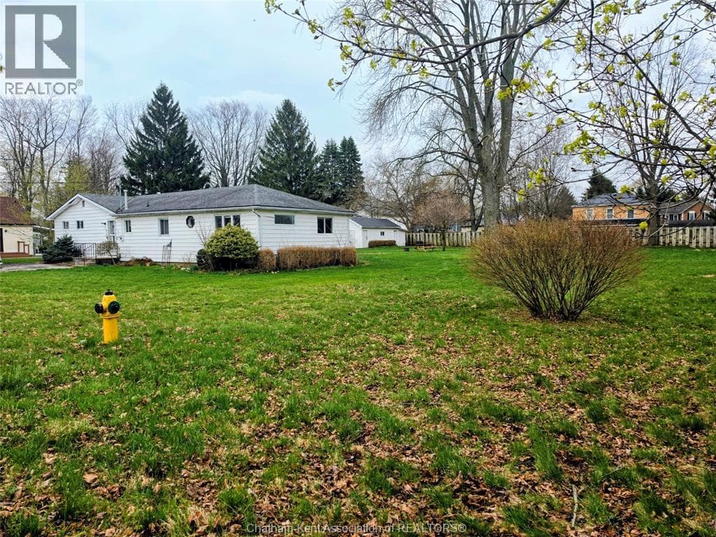 161 WALNUT STREET photo 3