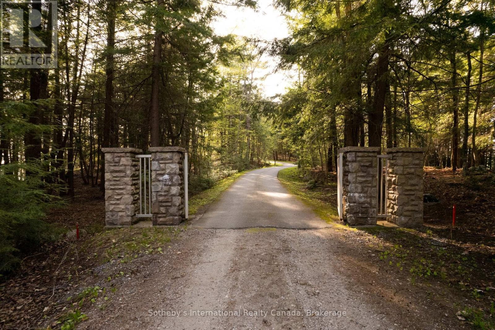 FULL - 1250 WALDMERE ROAD photo 4