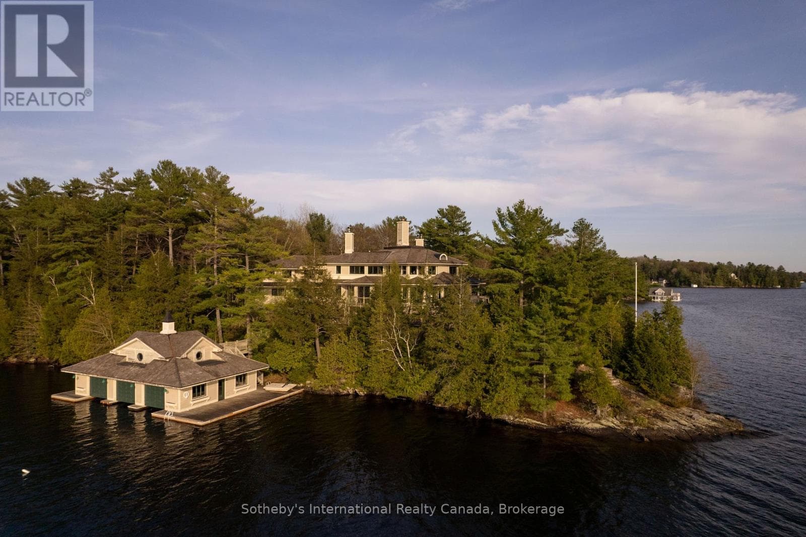 POINT COTTAGE - 1250 WALDMERE ROAD photo 3