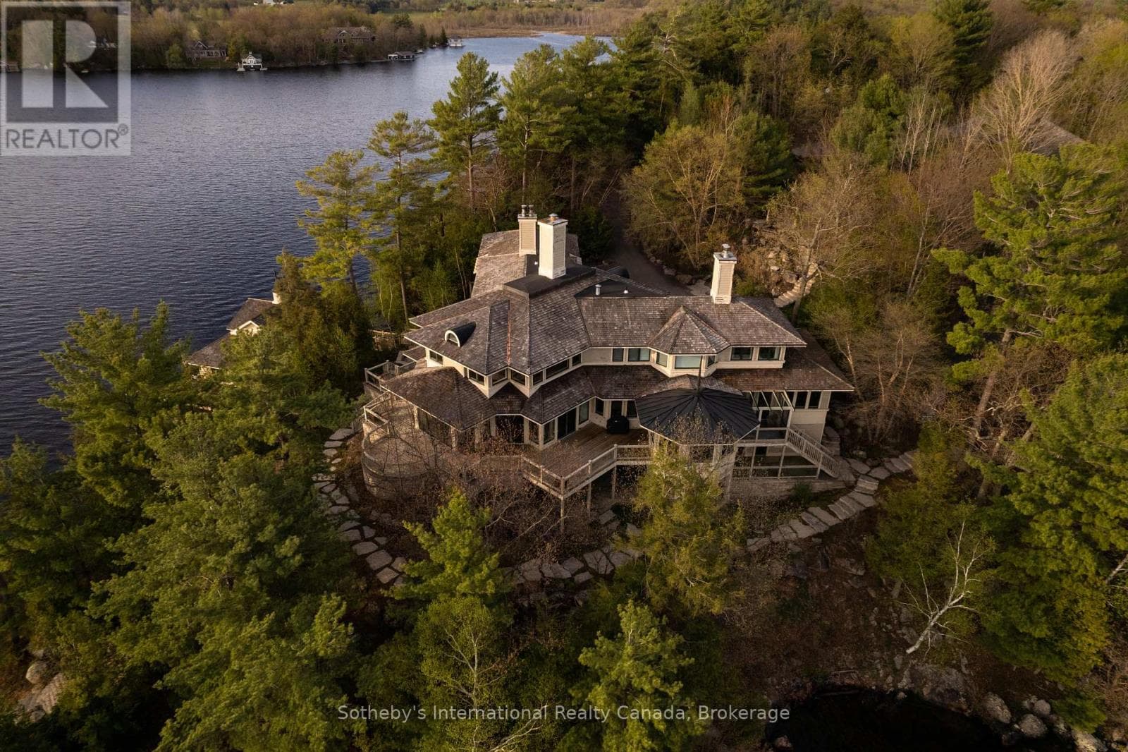 POINT COTTAGE - 1250 WALDMERE ROAD photo 4
