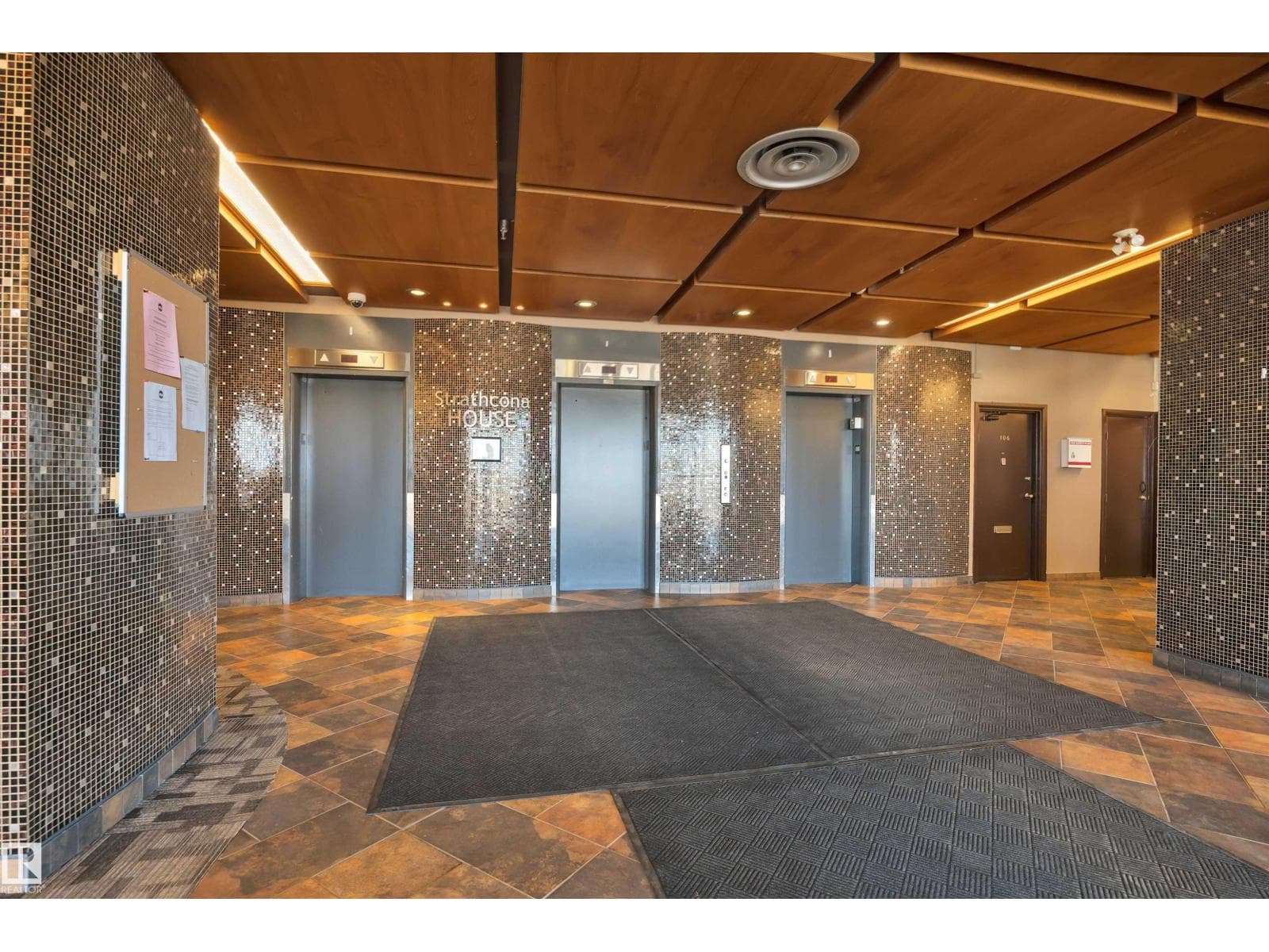 #210 10883 SASKATCHEWAN DR NW photo 5
