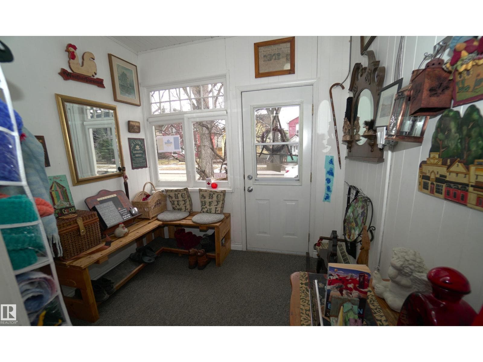 10026 87 AV NW photo 3