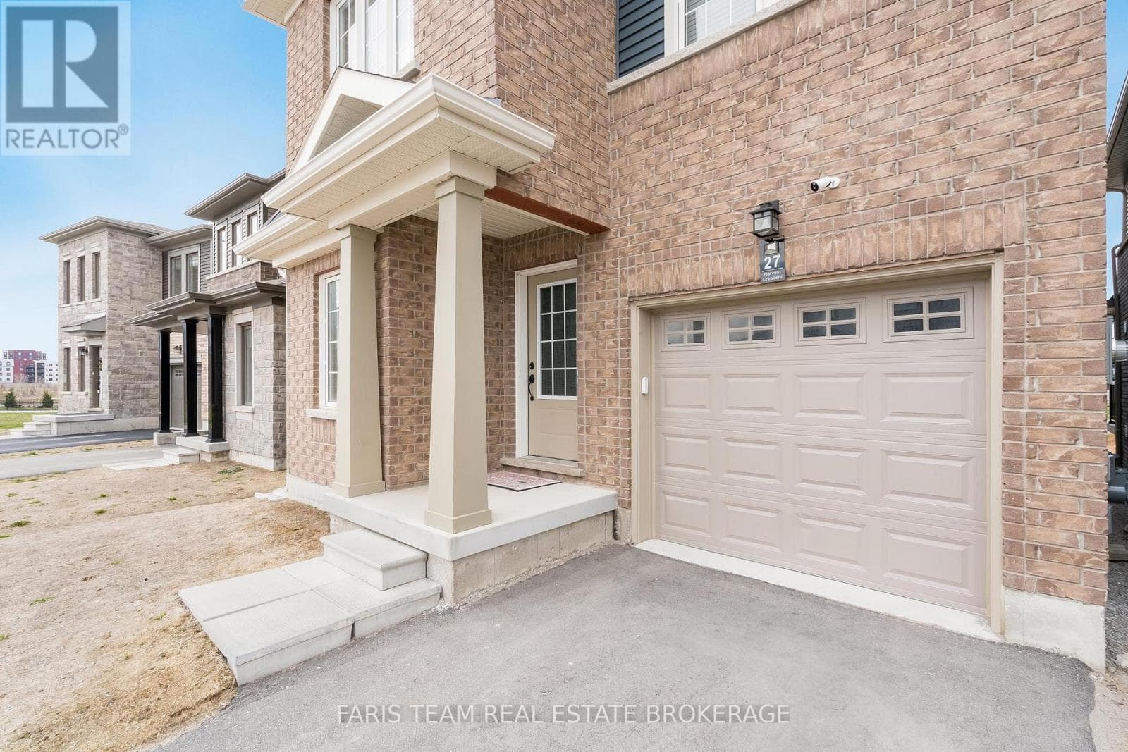 27 HARVEST CRESCENT photo 4